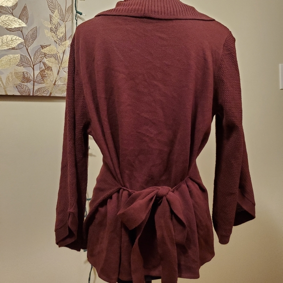 Sweater - Picture 8 of 8